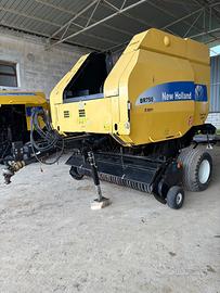 Rotopressa new holland br750A più raccoglitore nuo