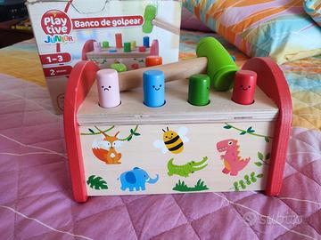 Gioco con martello in legno