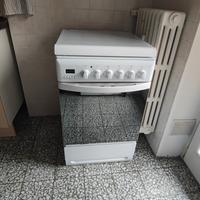 cucina 4 fornelli + forno