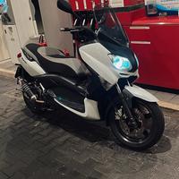 Yamaha x max 125