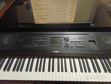 Tastiera Yamaha nera dgx 670B
