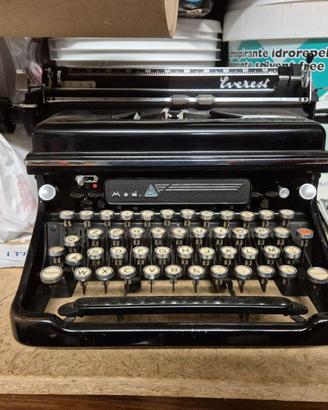 Macchina da scrivere Everest Mod. S