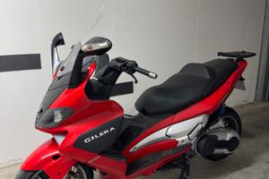 Gilera Nexus 500.