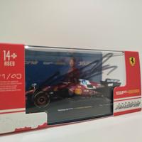 Modellino Ferrari autografato da Charles Leclerc 