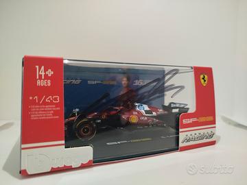 Modellino Ferrari autografato da Charles Leclerc 