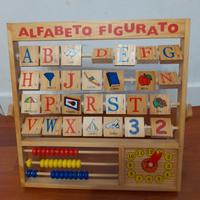 Alfabeto figurato in legno