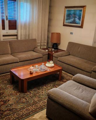 Due divani + poltrona