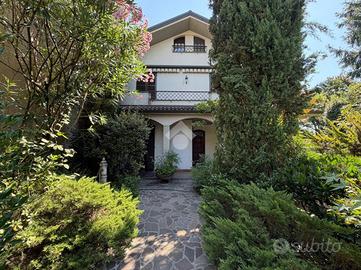 VILLA SINGOLA A PESSANO CON BORNAGO