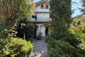 VILLA SINGOLA A PESSANO CON BORNAGO
