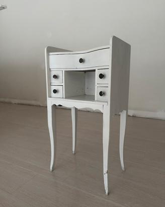 Tavolino in legno d’epoca