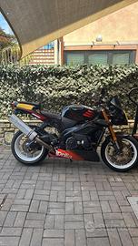 Aprilia rsvr1000 r