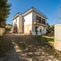 Villa Unifamiliare su 2 livelli 12 Vani 350 mq