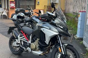 Ducati Multistrada v4 s travel & radar