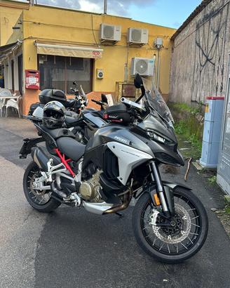 Ducati Multistrada v4 s travel & radar
