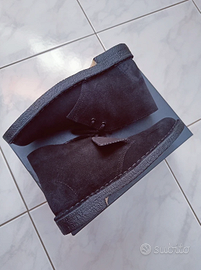 Clarks desert boot black suede