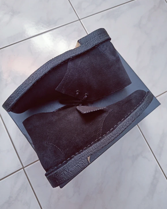 Clarks desert boot black suede
