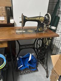 Macchina per cucire antica