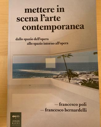 Mettere in scena l’arte contemporanea