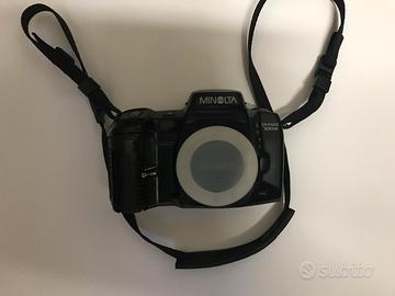 Minolta Dynax 700si + accessori + custodia