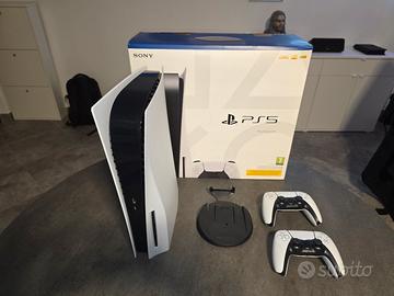 PS5 con Disco e 2 controller PERFETTA