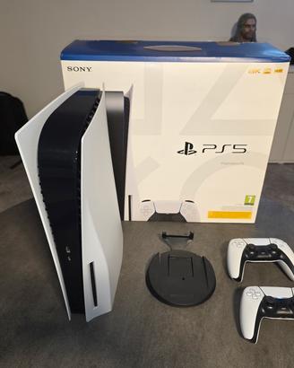 PS5 con Disco e 2 controller PERFETTA