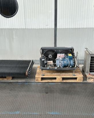 Unità refrigerante-motore per cella frigorifera