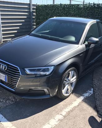 Audi A3 e-tron 2017 full optional-Daytona Grey
