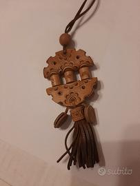 Laccio con ciondolo proveniente dall'Ucraina