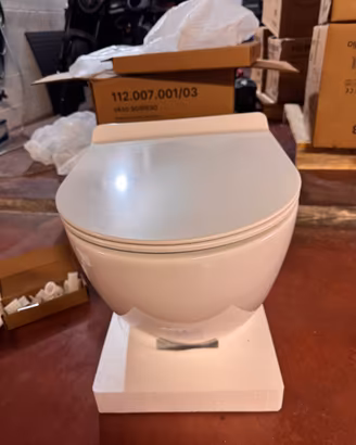 Wc sospeso