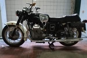 moto guzzi v7 