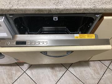 Lavastoviglie da incasso slim 10 coperti WHIRLPOOL