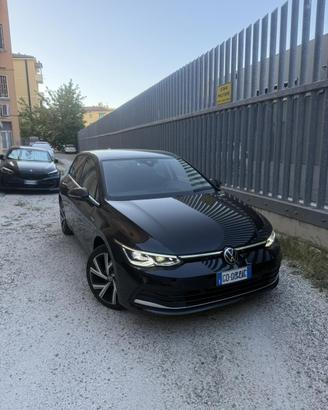 Volkswagen GOLF 8 STYLE 1.5 130cv etsi LED MATRIX
