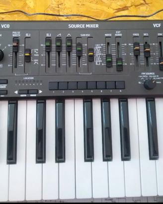 Behringer MS1 
