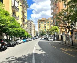 2 LOCALI A NAPOLI