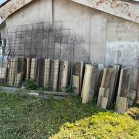 Cordonata e pali di cemento