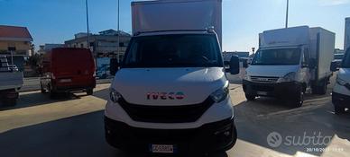 Iveco DAILY con centina e pedana idraulica