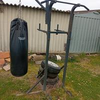 ATTREZZATURA PALESTRA+PUGILATO 