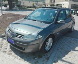 Renault Megane Luxe Privilege ASI 22km/lt full