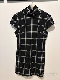 Vestitino nero con righe bianche