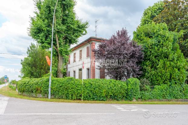 Casa indipendente con Giardino privato e Garage