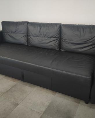 DIVANO LETTO 3 posti nero, come nuovo.