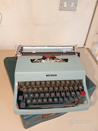 Macchina da scrivere Olivetti Lettera 32 