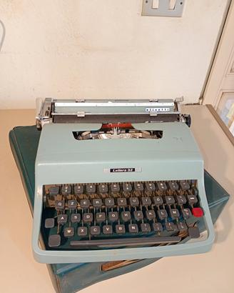 Macchina da scrivere Olivetti Lettera 32 