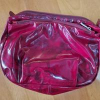 borsa rossa mappamondo