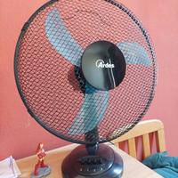 Coppia di ventilatori da tavolo Ardes - Come nuovi