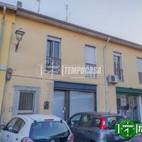 Locale Commerciale a Motta Visconti 2 locali