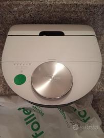 Aspirapolvere Folletto VR7s e base di svuotamento