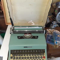 Olivetti lettera 32 macchina da scrivere