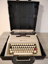 Macchina da scrivere Olivetti Lettera 35