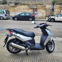 Scooter Aprilia Sportcity 125 2005 pochi km